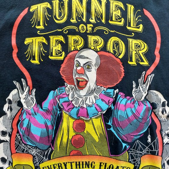 Gildan Men's Black Pennywise's Tunnel of Terror Derry ME.  T-Shirt Siz S - Picture 4 of 9